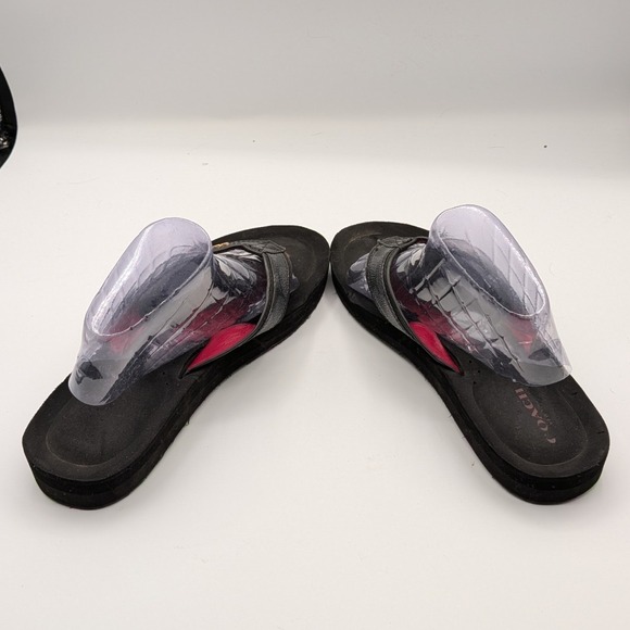 Coach 9B $95 Judy Black Leather Platform Thong Flip Flop Sandals Red Lining main image 11